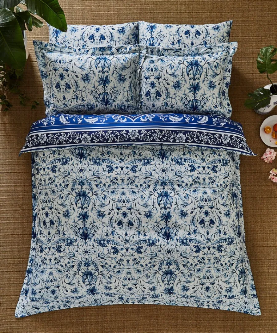 floral_vivid_vase_reversi_0.webp Outlet Joe Browns Floral Vivid Vase Reversible Duvet Set Blue