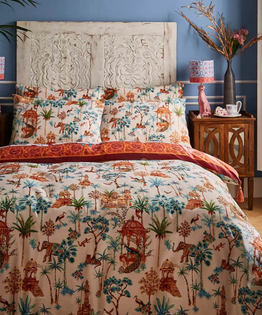 luxe_leopard_floral_rever_2-1.webp Discount Joe Browns Luxe Leopard Floral Reversible Duvet Set Pink