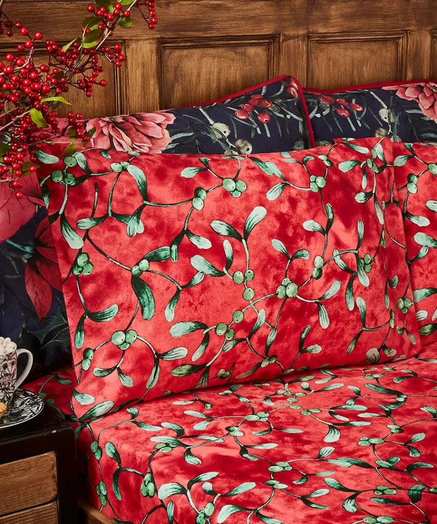 wondrous_woodland_festive_0-1.webp Cheap Joe Browns Wondrous Woodland Festive Matching Bedding Red