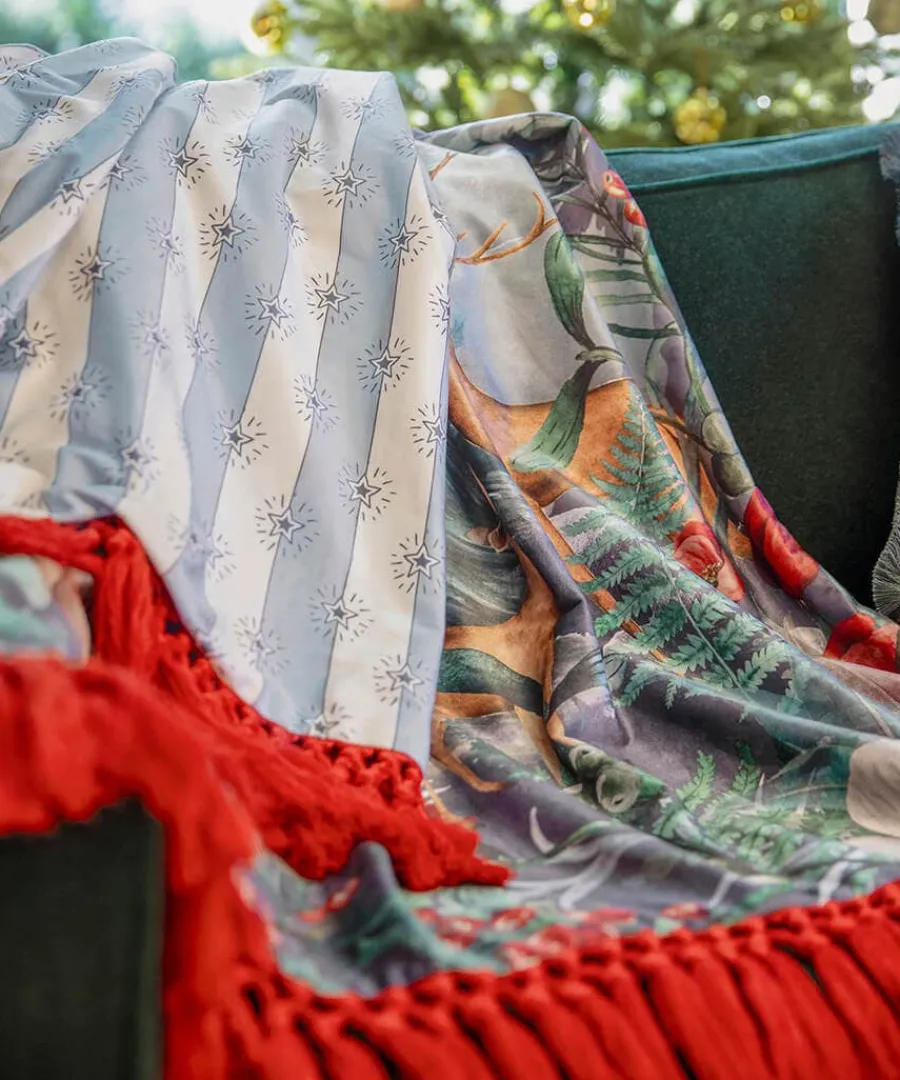 wondrous_woodland_festive_2-1.webp Clearance Joe Browns Wondrous Woodland Festive Throw Cream